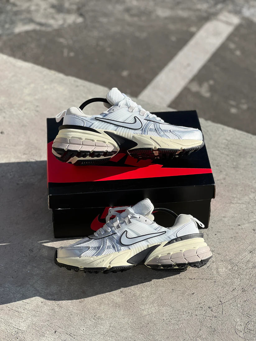 NIKE V2K RUN
