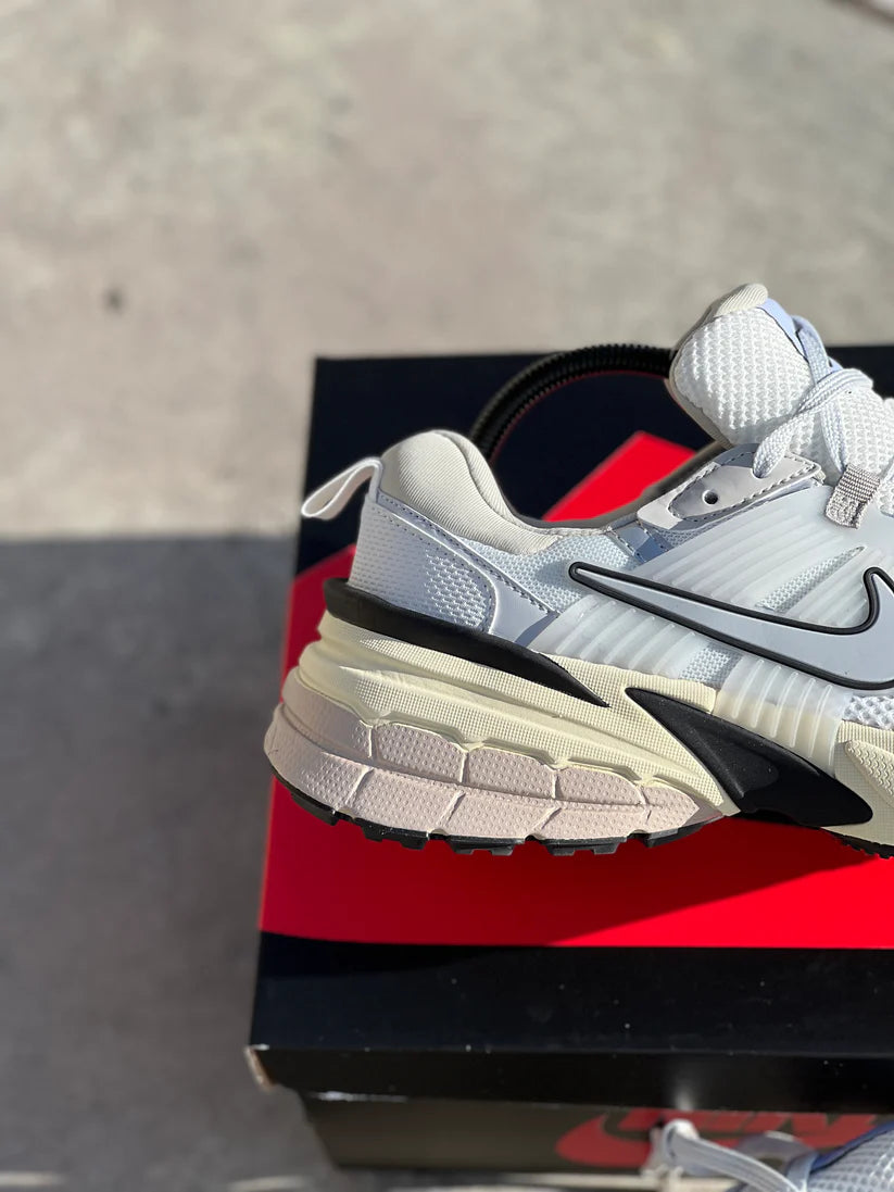 NIKE V2K RUN