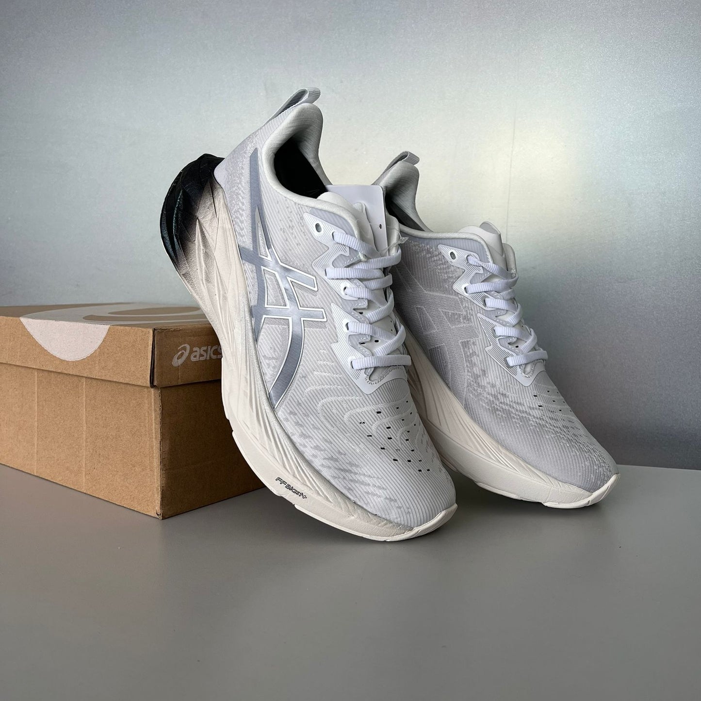 ASICS NOVABLAST