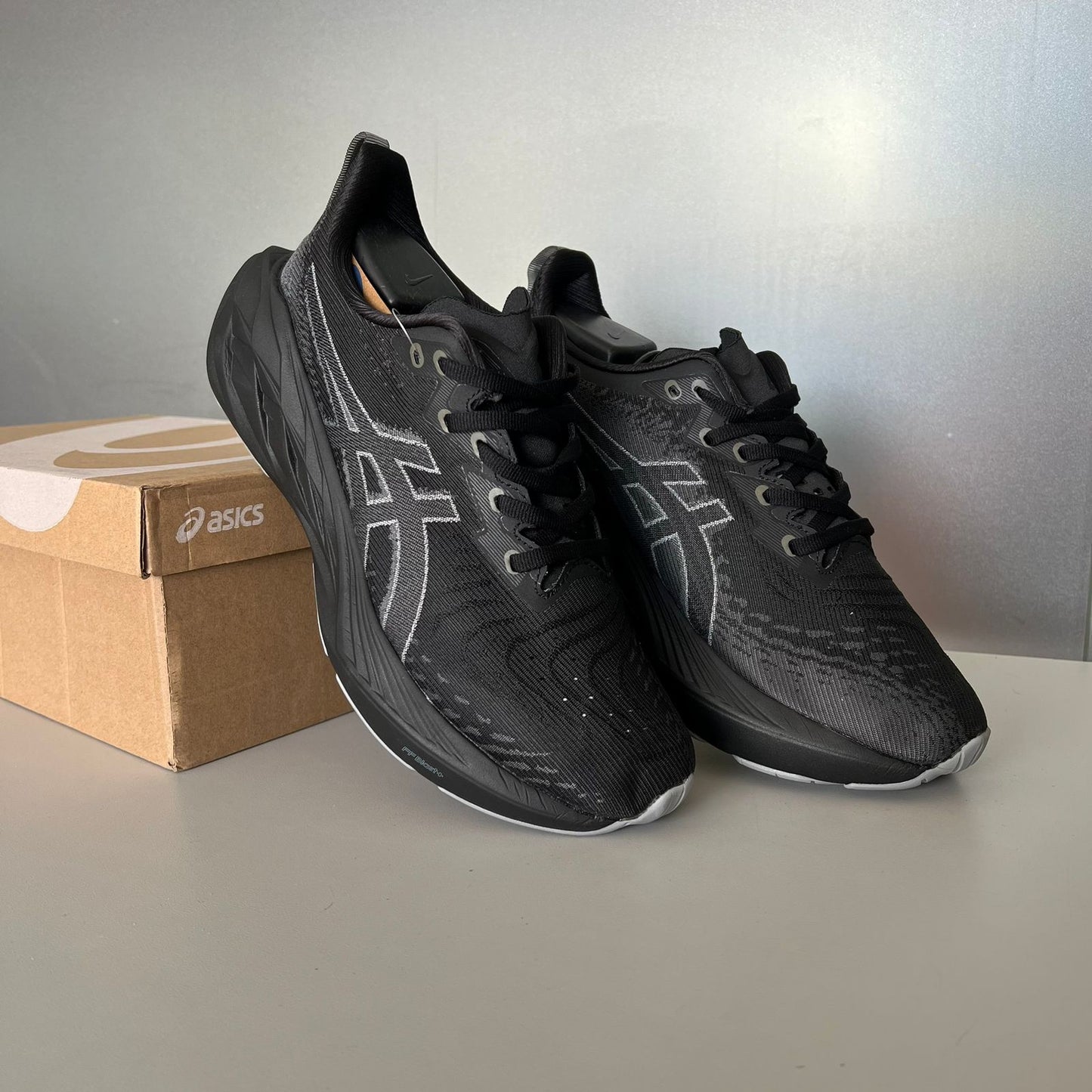 ASICS NOVABLAST
