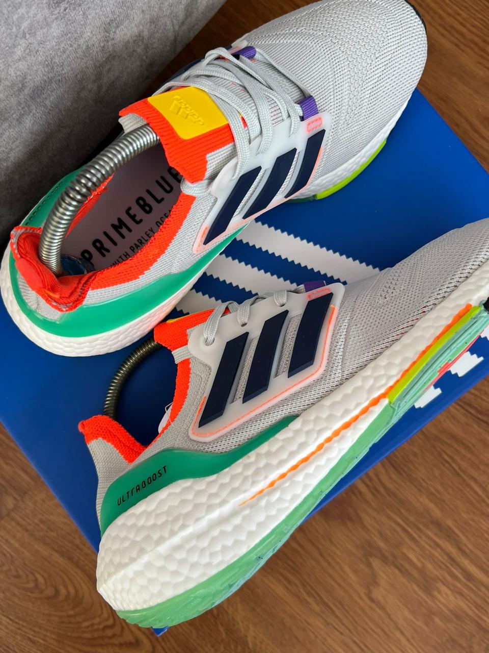 ADIDAS ULTRABOOST 22