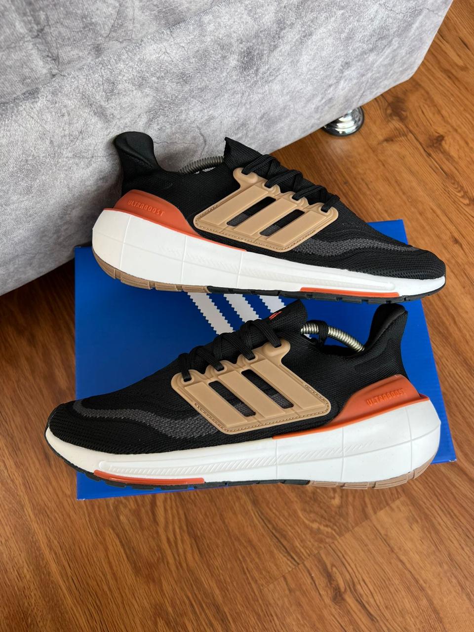ADIDAS ULTRABOOST LIGTH