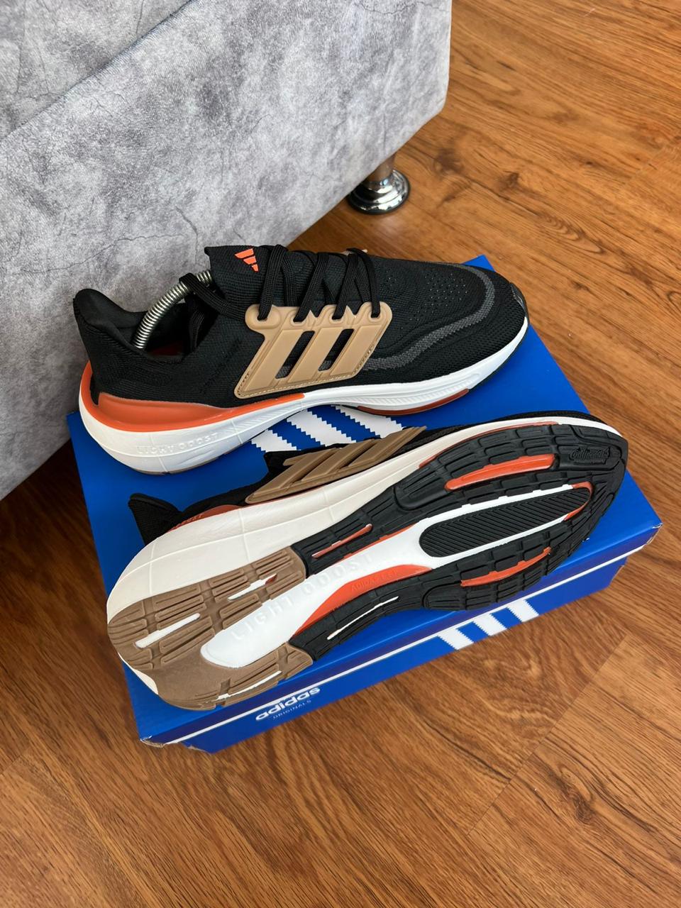 ADIDAS ULTRABOOST LIGTH