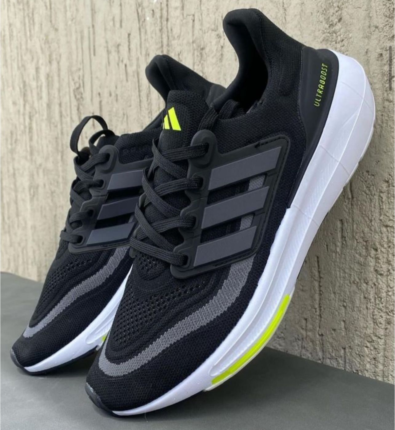 ADIDAS ULTRABOOST LIGTH
