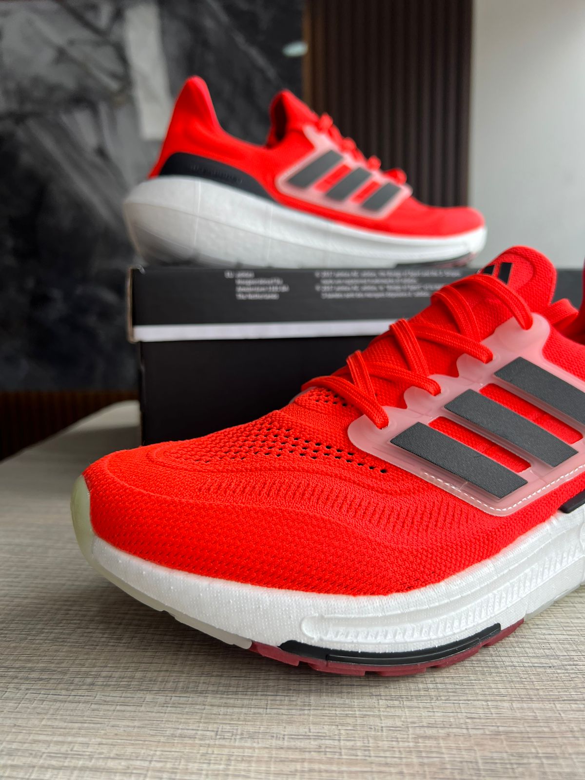 ADIDAS ULTRABOOST LIGTH