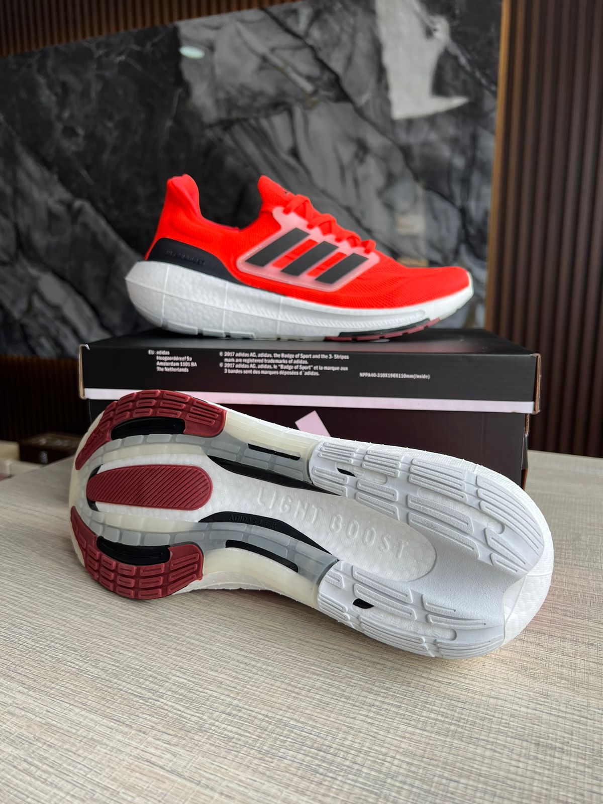 ADIDAS ULTRABOOST LIGTH
