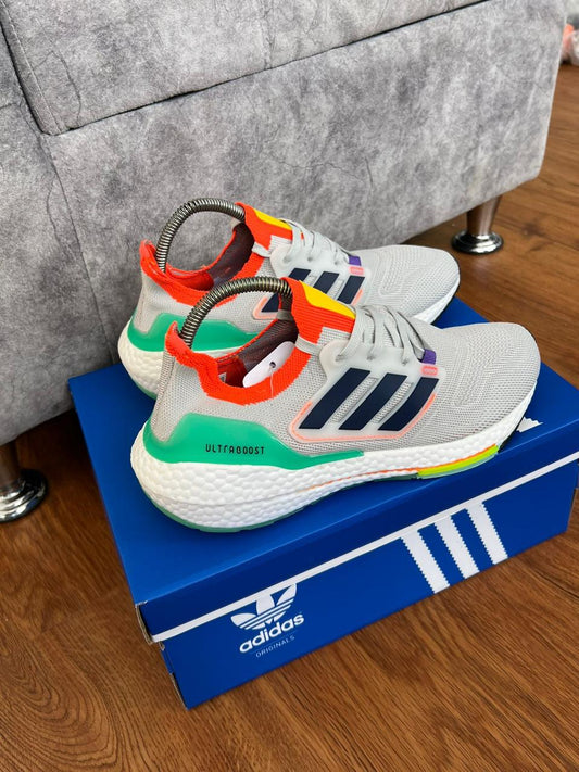 ADIDAS ULTRABOOST 22